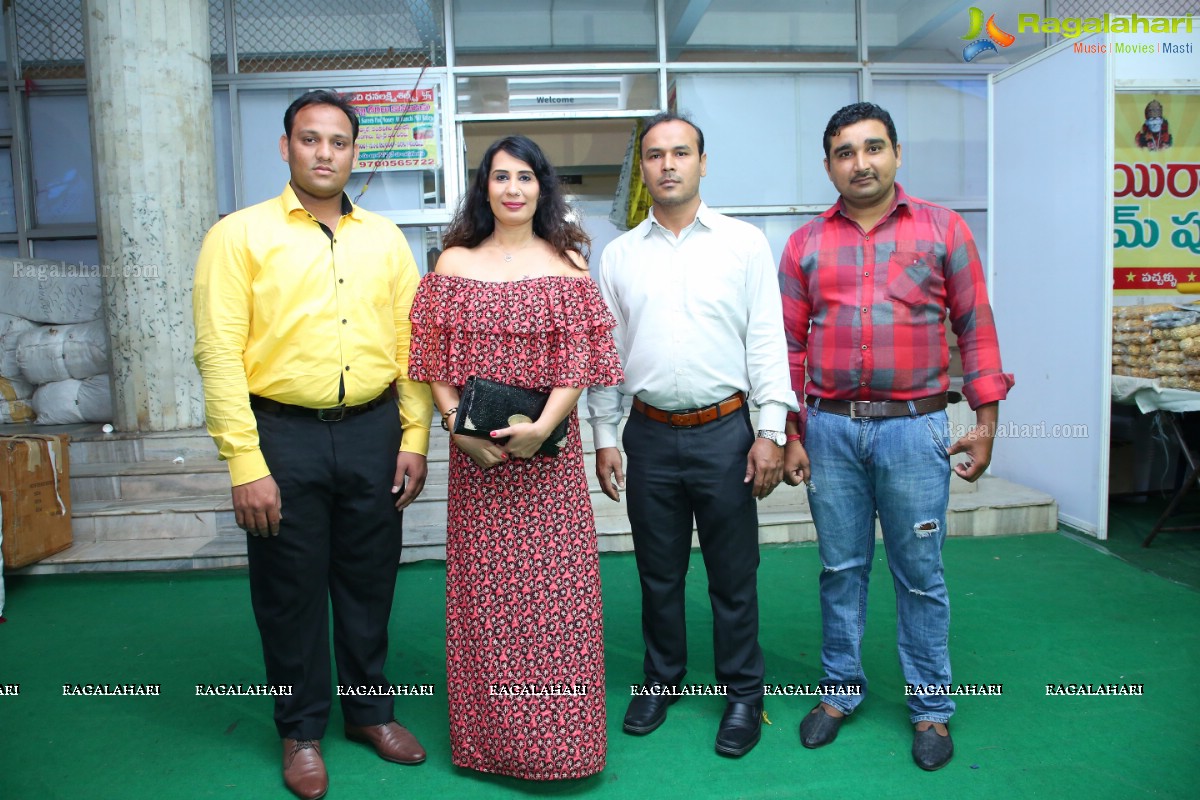 Ruchika Sharma launches Silk & Cotton Expo at Sri Satya Sai Nigamagamam