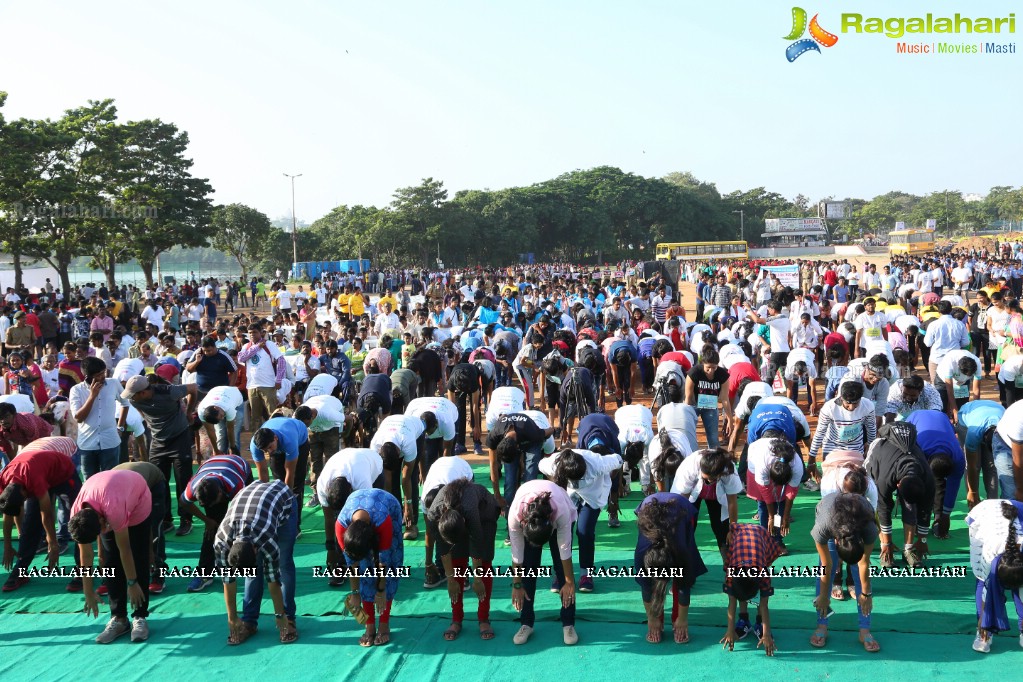 Actress Niharika Konidela Flags off ‘Sight-A-Thon’ Blindfold 2K Walk at Peoples Plaza