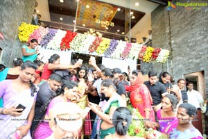 Anupama Parameshwaran at Kukatpally Kancheepuram VRK Silks