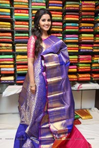 Anupama Parameshwaran at Kukatpally Kancheepuram VRK Silks