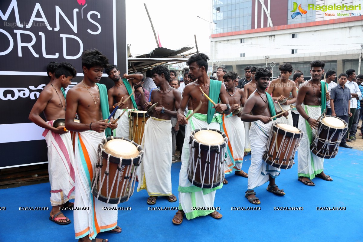 Kanchipuram Kamakshi Silks Grand Launch by Lavanya Tripathi at Woman's World, Chandanagar
