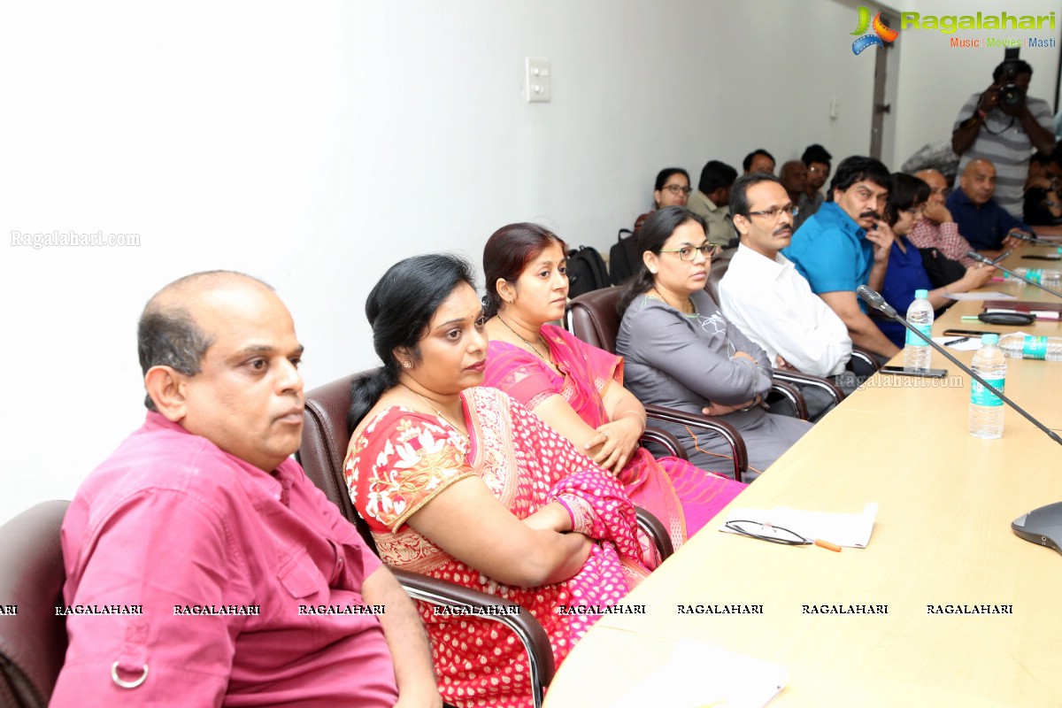 Ms. Karuna Gopal Hosts Roundtable Discussion on Defeat Dengue at Institution of Engineers, Khairatabad