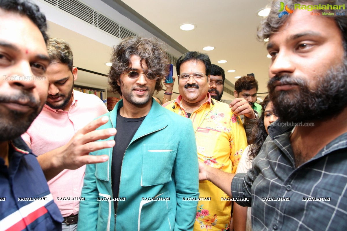 Vijay Devarakonda Inaugurated KLM Fashion Mall at AS Rao Nagar  