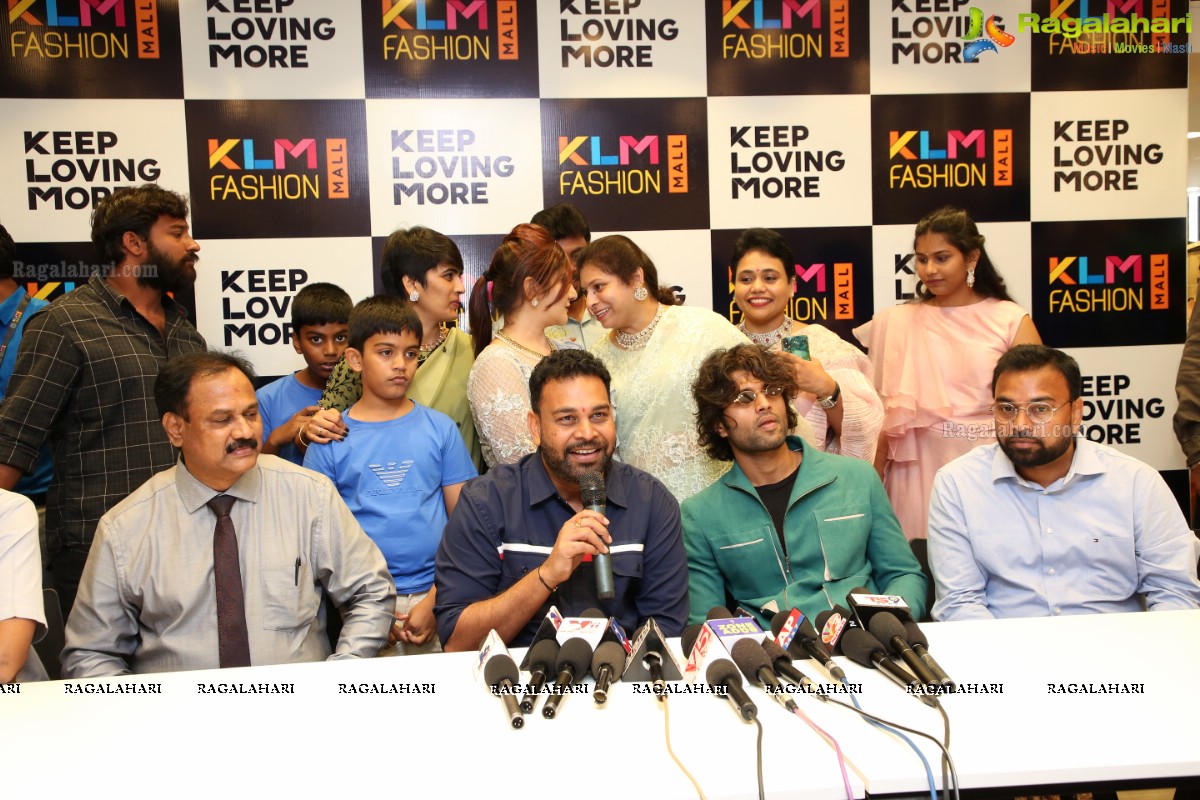 Vijay Devarakonda Inaugurated KLM Fashion Mall at AS Rao Nagar  