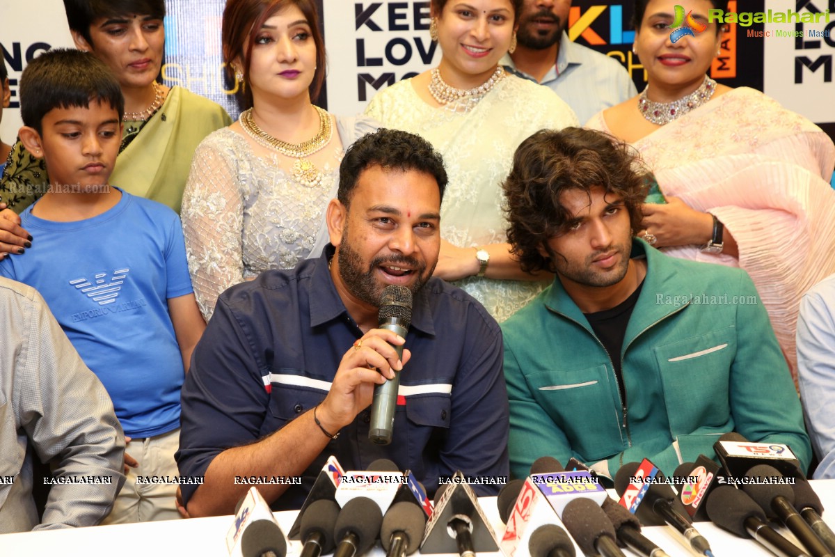 Vijay Devarakonda Inaugurated KLM Fashion Mall at AS Rao Nagar  