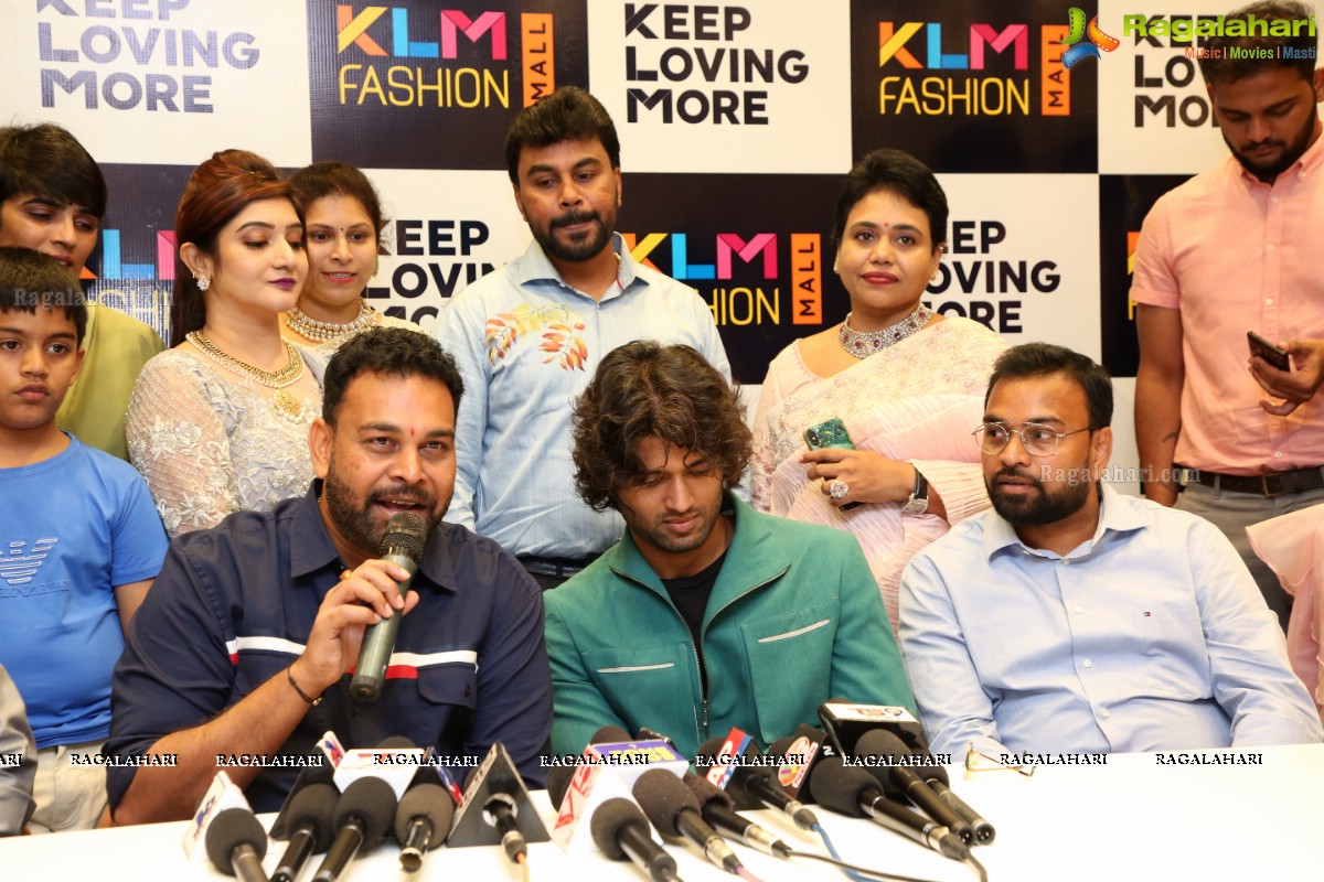 Vijay Devarakonda Inaugurated KLM Fashion Mall at AS Rao Nagar  