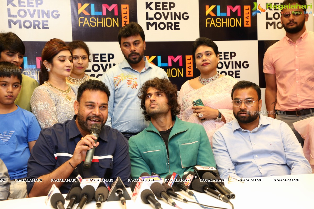 Vijay Devarakonda Inaugurated KLM Fashion Mall at AS Rao Nagar  