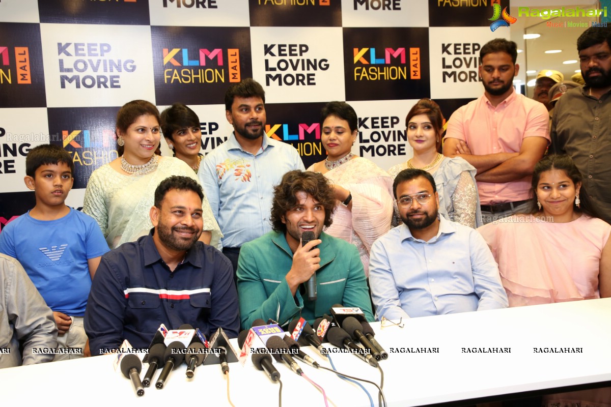 Vijay Devarakonda Inaugurated KLM Fashion Mall at AS Rao Nagar  