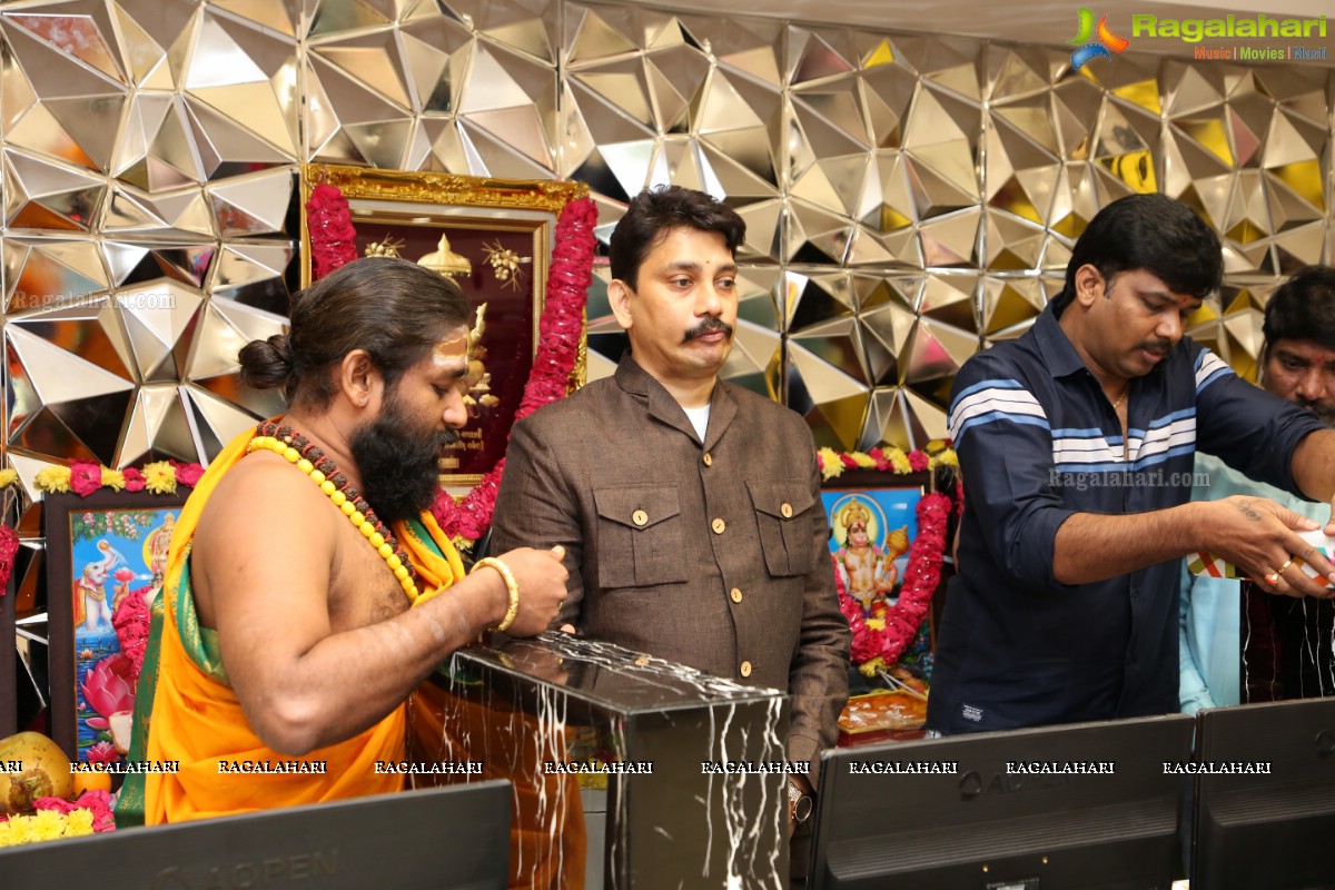 Vijay Devarakonda Inaugurated KLM Fashion Mall at AS Rao Nagar  