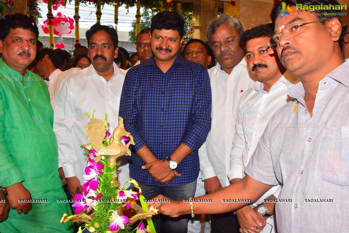 Maangalya Shopping Mall Launches Its New Showroom at Kukatpally