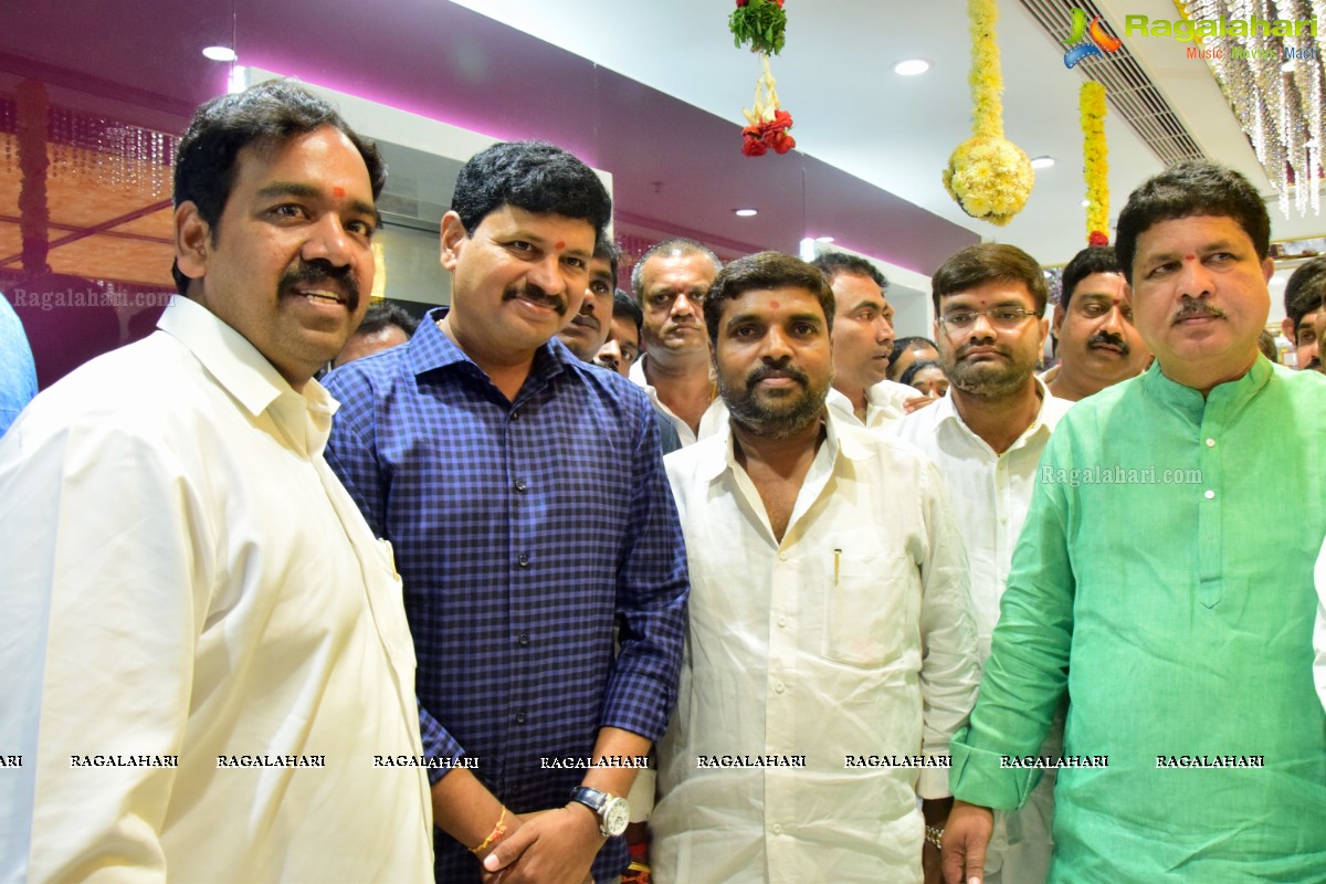 Maangalya Shopping Mall Launches Its New Showroom at Kukatpally