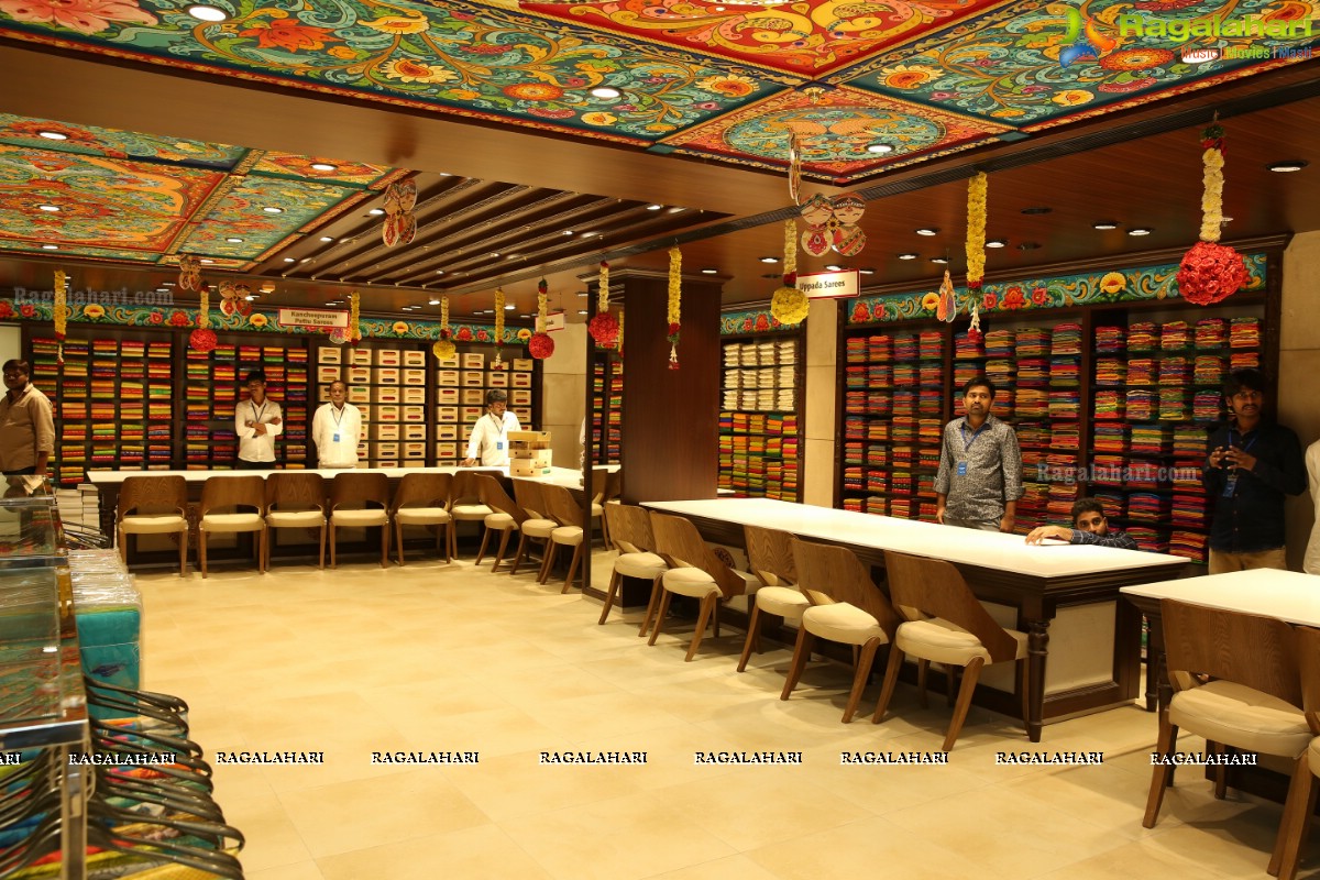 Maangalya Shopping Mall Launches Its New Showroom at Kukatpally