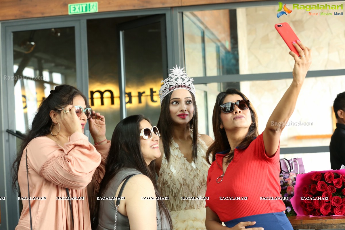 Mrs India Runnerup Preeti Harjs' Success Party