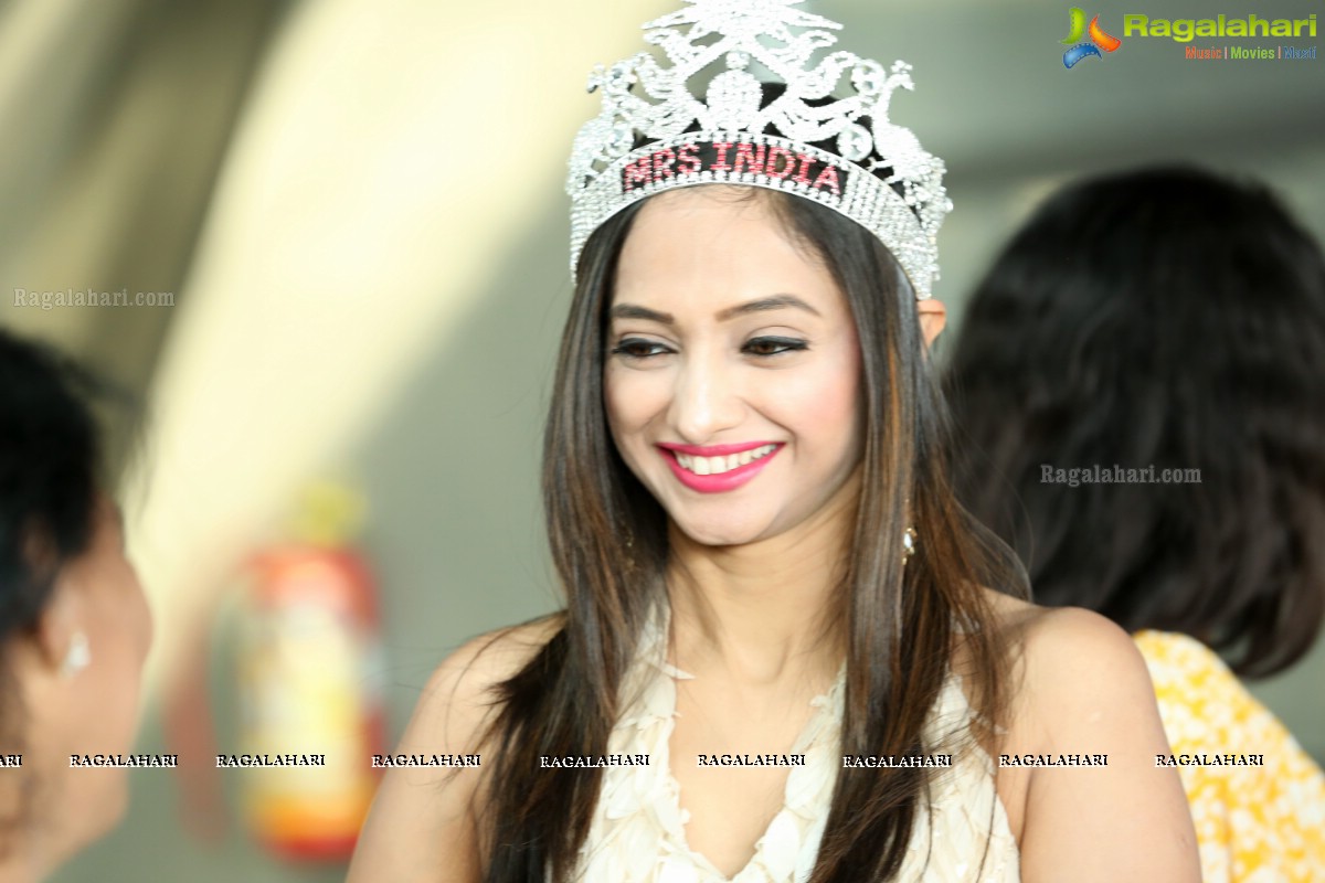 Mrs India Runnerup Preeti Harjs' Success Party