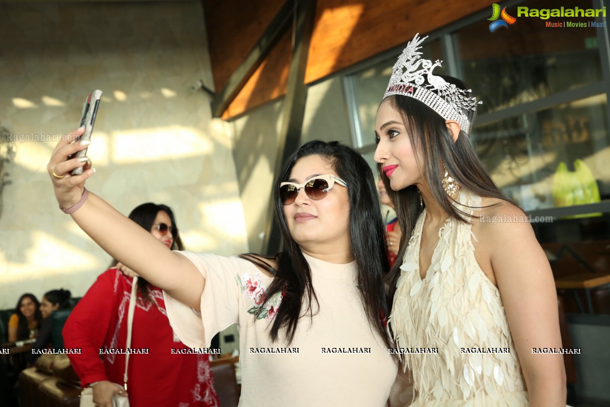 Mrs India Runnerup Preeti Harjs' Success Party