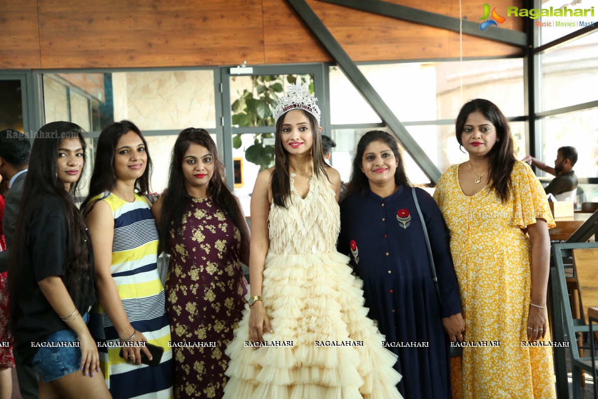 Mrs India Runnerup Preeti Harjs' Success Party