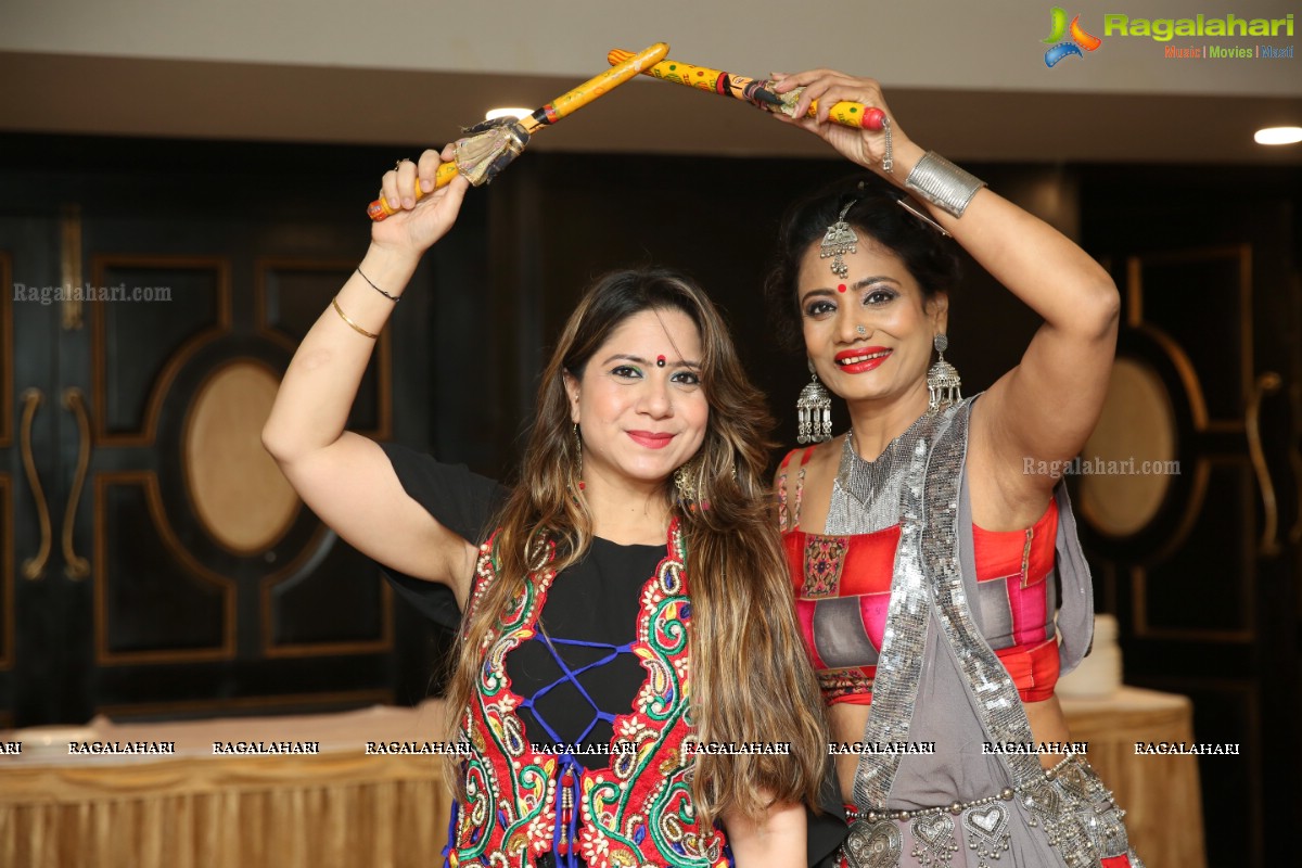 Phankaar Innovative Mind Organises Dandiya Dhamaal at Royal Reve Hotel