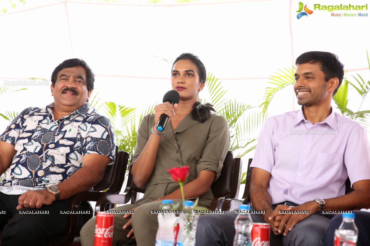 P V Sindhu Receives a BMW Car by V Chamundeswara Nath