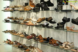 Reliance Retail Opens Its New Trends Footwear Store