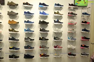 Reliance Retail Opens Its New Trends Footwear Store