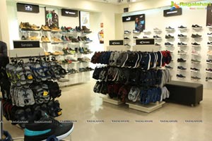 Reliance Retail Opens Its New Trends Footwear Store