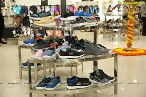 Reliance Retail Opens Its New Trends Footwear Store