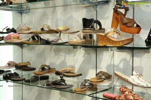 Reliance Retail Opens Its New Trends Footwear Store