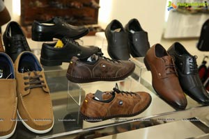 Reliance Retail Opens Its New Trends Footwear Store