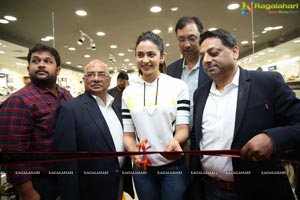 Reliance Retail Opens Its New Trends Footwear Store