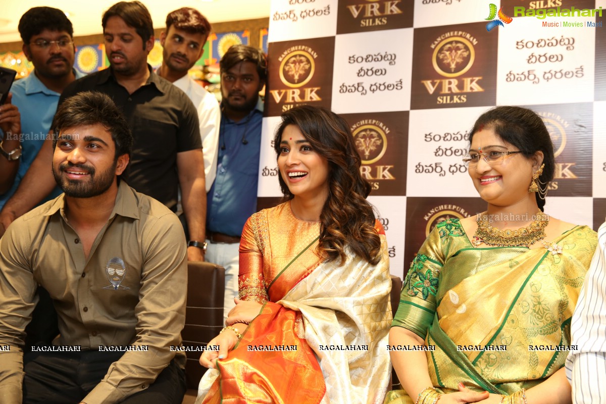  VRK Silks Launches Its New Showroom at Chandanagar