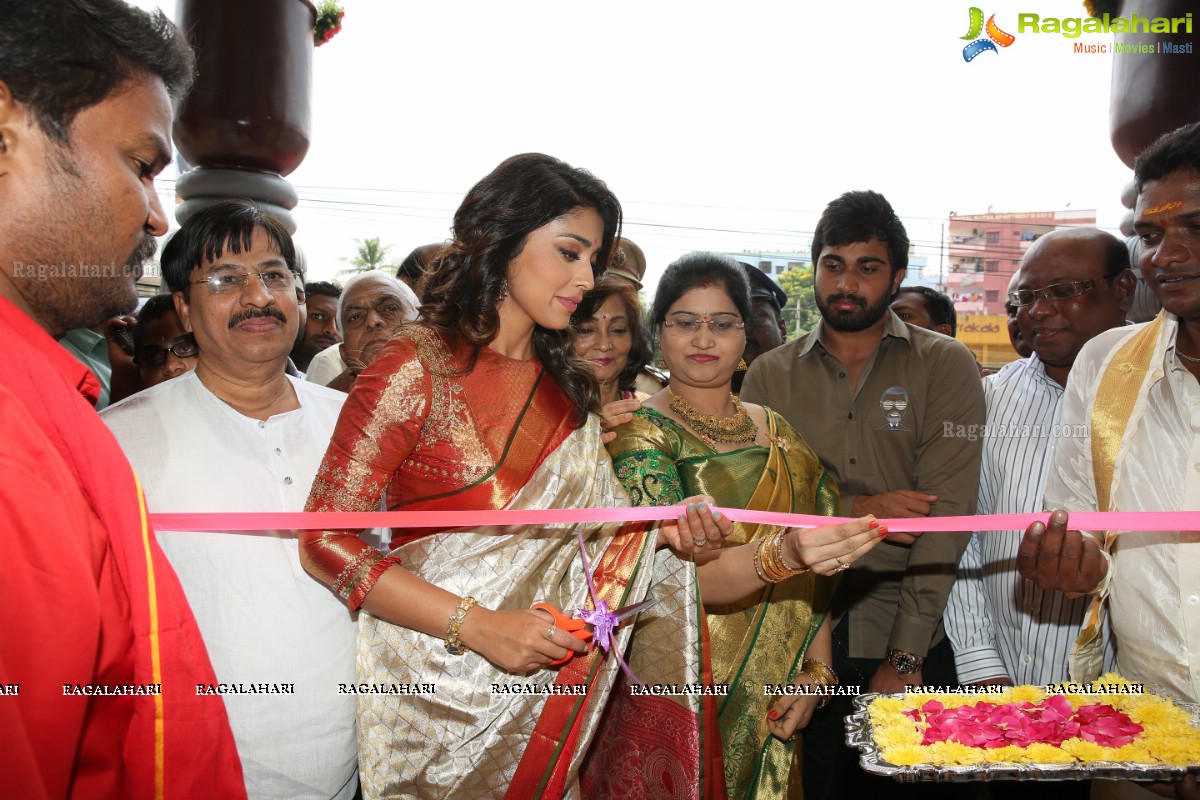  VRK Silks Launches Its New Showroom at Chandanagar