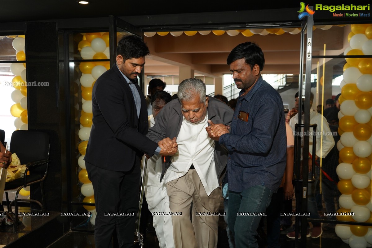 Vijay Devarakonda And Asian Cinemas Multiplex AVD Cinemas Launch At Mahabubnagar