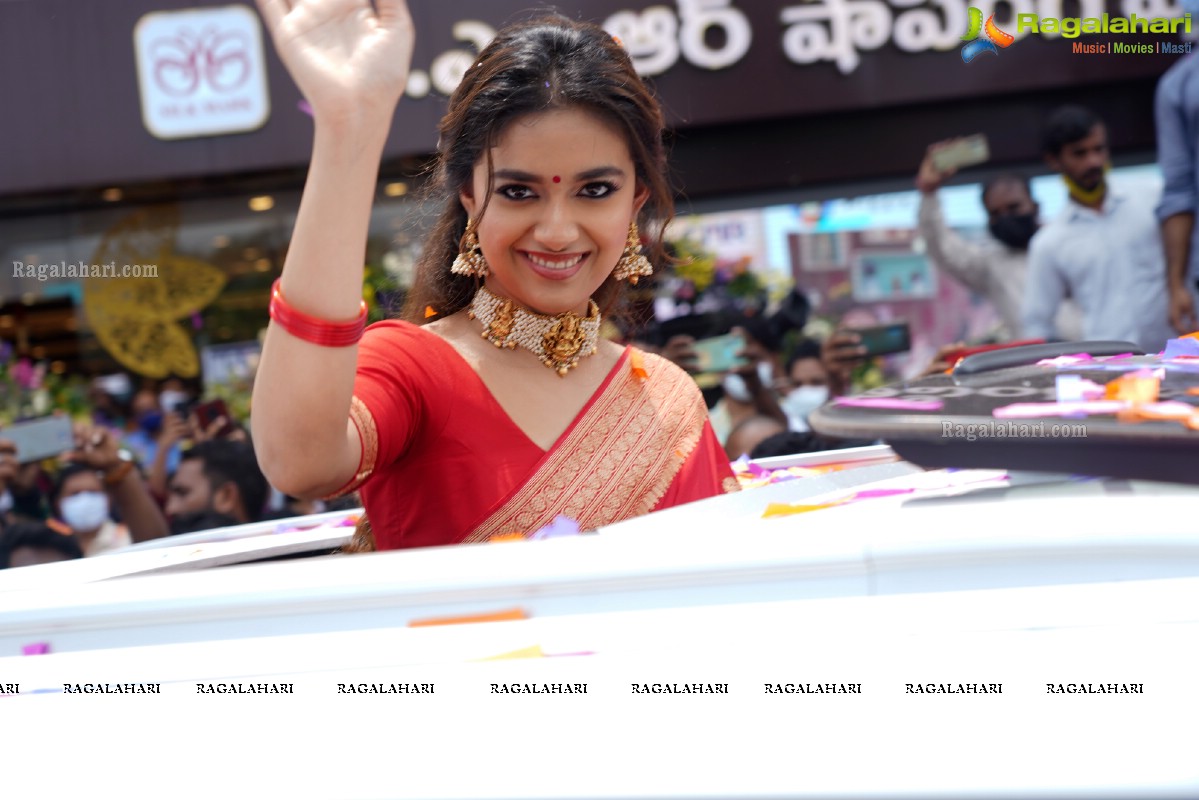 Keerthy Suresh Launches CMR Shopping Mall In Mancherial