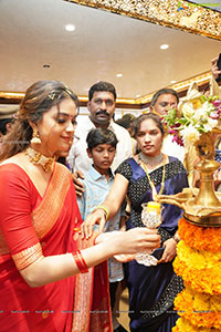 Keerthy Suresh Launches CMR Shopping Mall In Mancherial