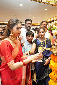 Keerthy Suresh Launches CMR Shopping Mall In Mancherial