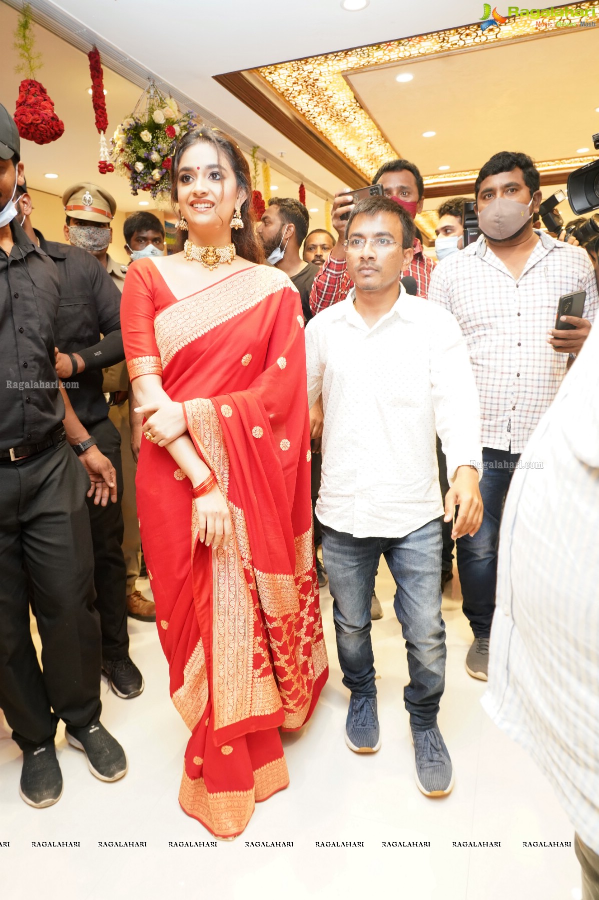 Keerthy Suresh Launches CMR Shopping Mall In Mancherial