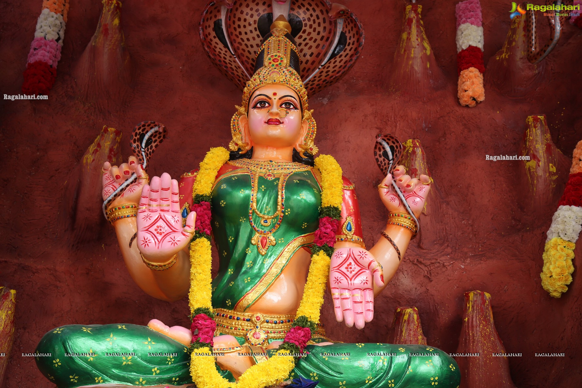 Khairatabad Ganesh 2021 as Shri Panchamuha Rudra Maha Ganapati with the idols Krishna Kali and Kala Nageshwari on Either Side