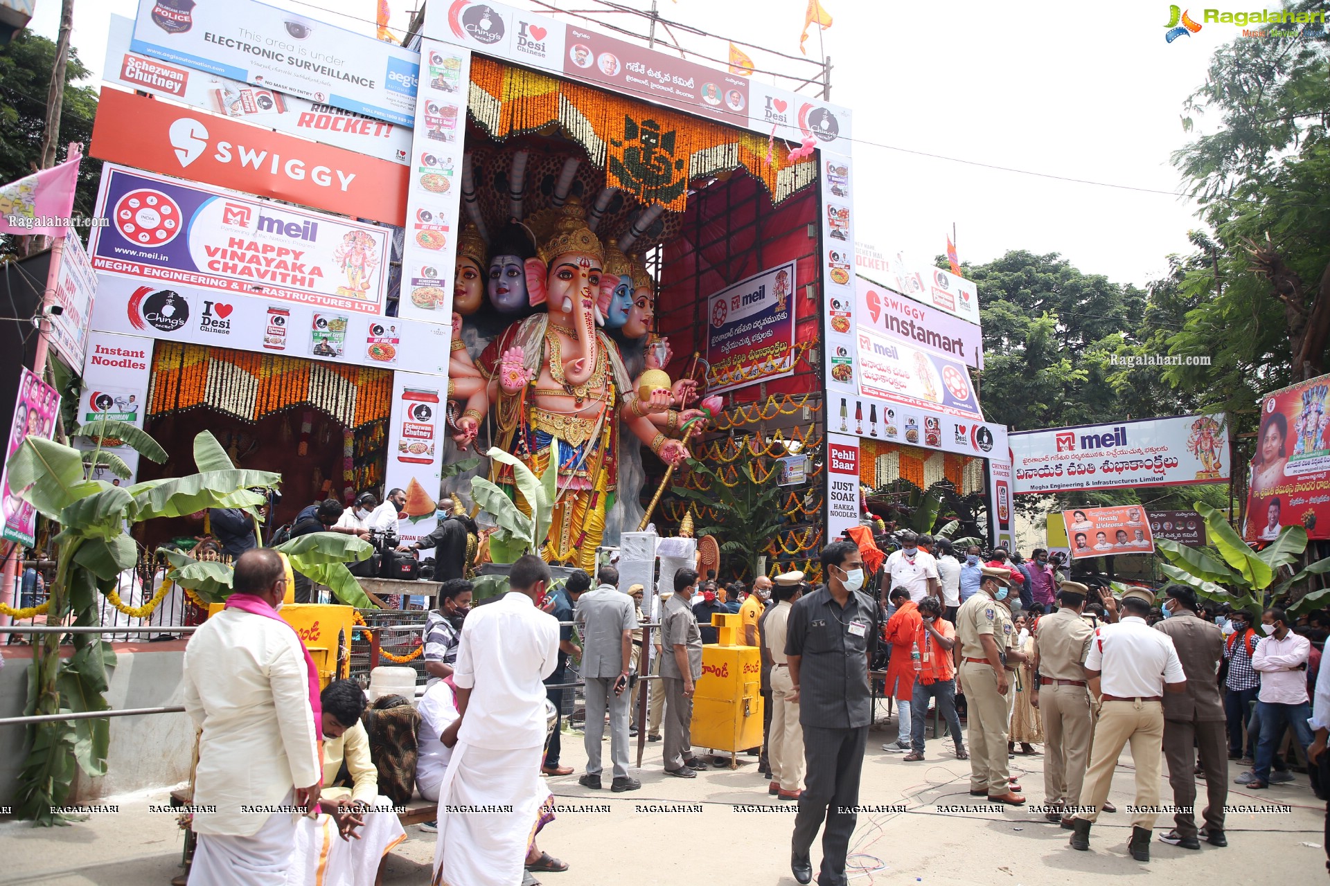 Khairatabad Ganesh 2021 as Shri Panchamuha Rudra Maha Ganapati with the idols Krishna Kali and Kala Nageshwari on Either Side