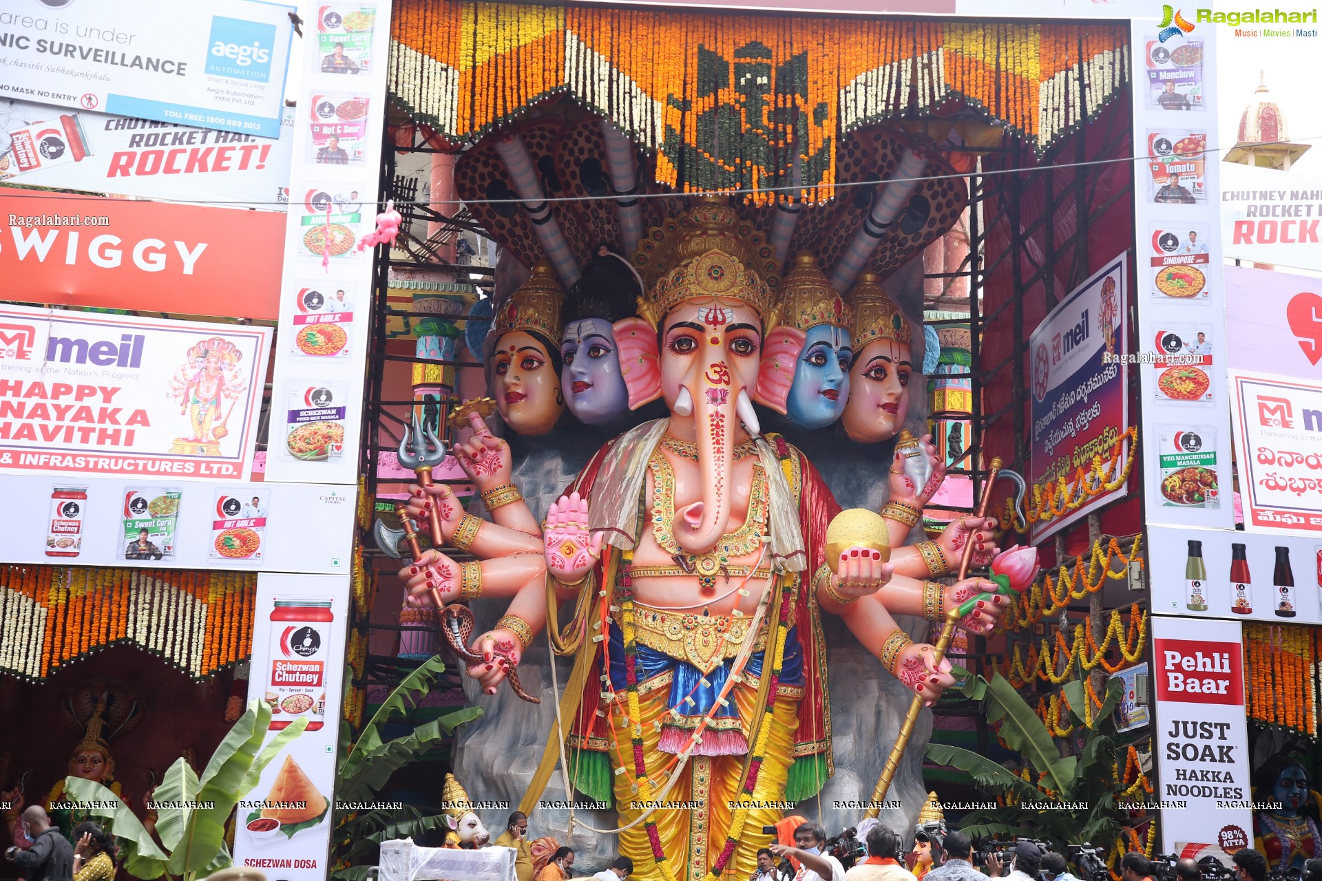 Khairatabad Ganesh 2021 as Shri Panchamuha Rudra Maha Ganapati with the idols Krishna Kali and Kala Nageshwari on Either Side