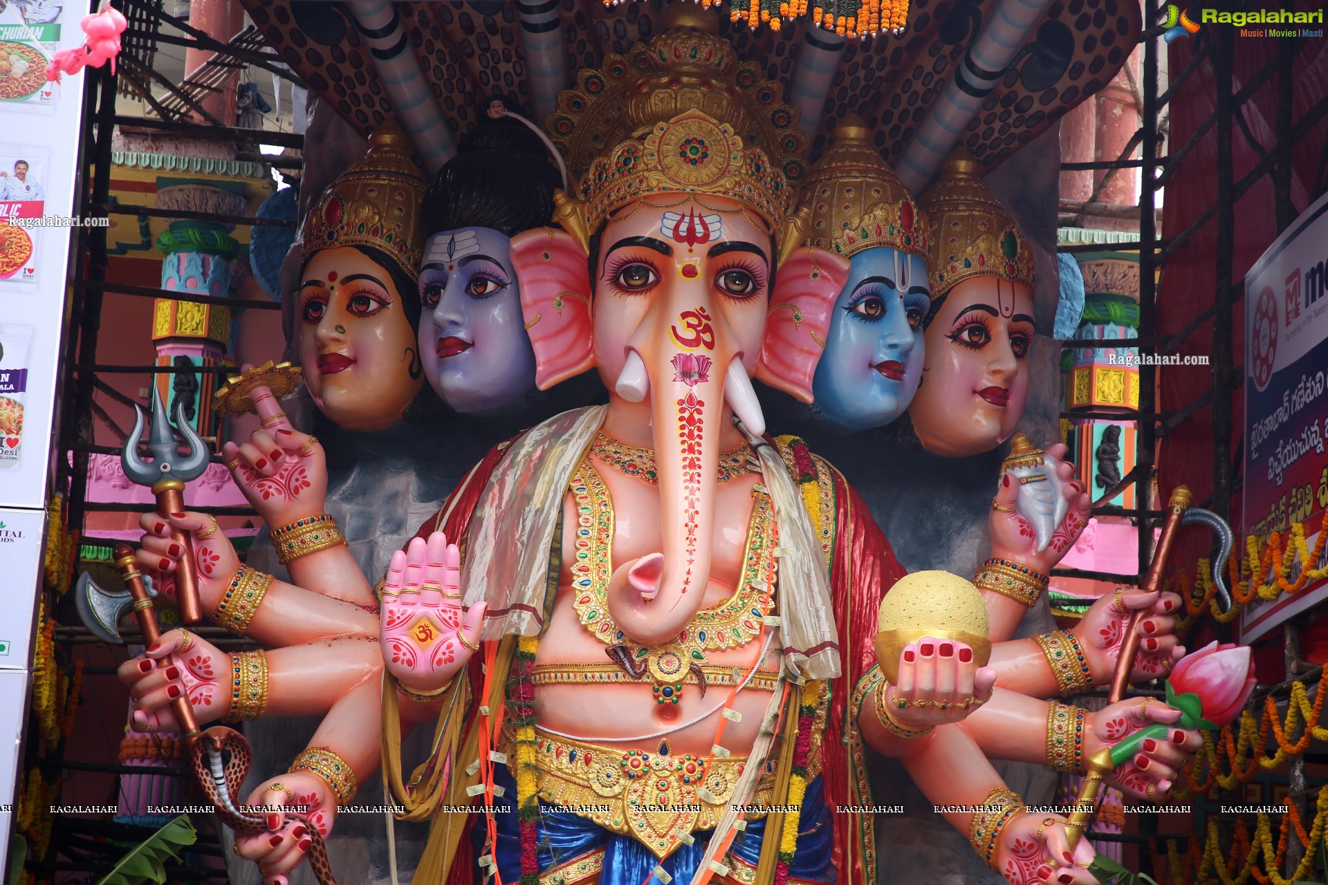 Khairatabad Ganesh 2021 as Shri Panchamuha Rudra Maha Ganapati with the idols Krishna Kali and Kala Nageshwari on Either Side