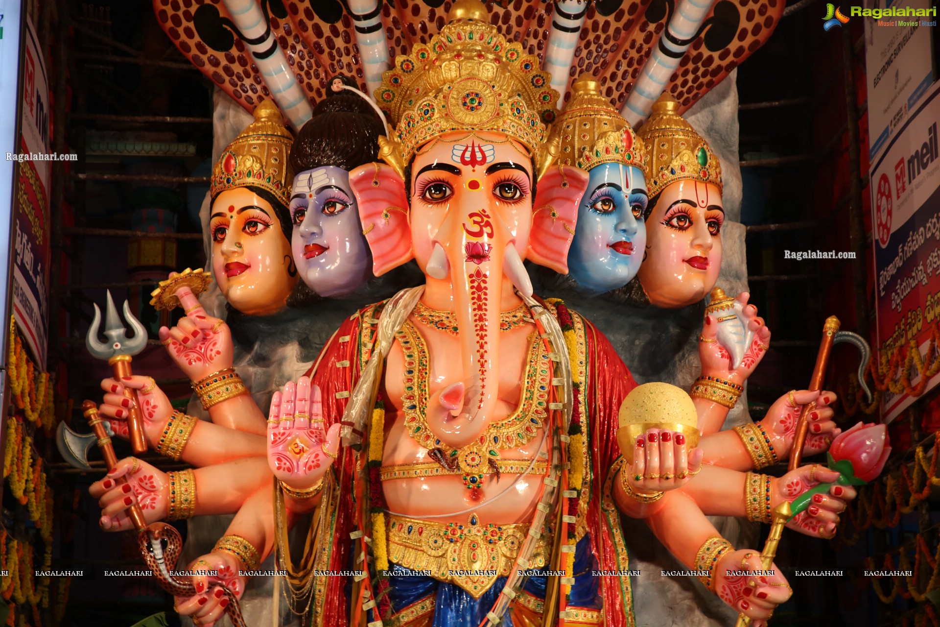 Khairatabad Ganesh 2021 as Shri Panchamuha Rudra Maha Ganapati with the idols Krishna Kali and Kala Nageshwari on Either Side
