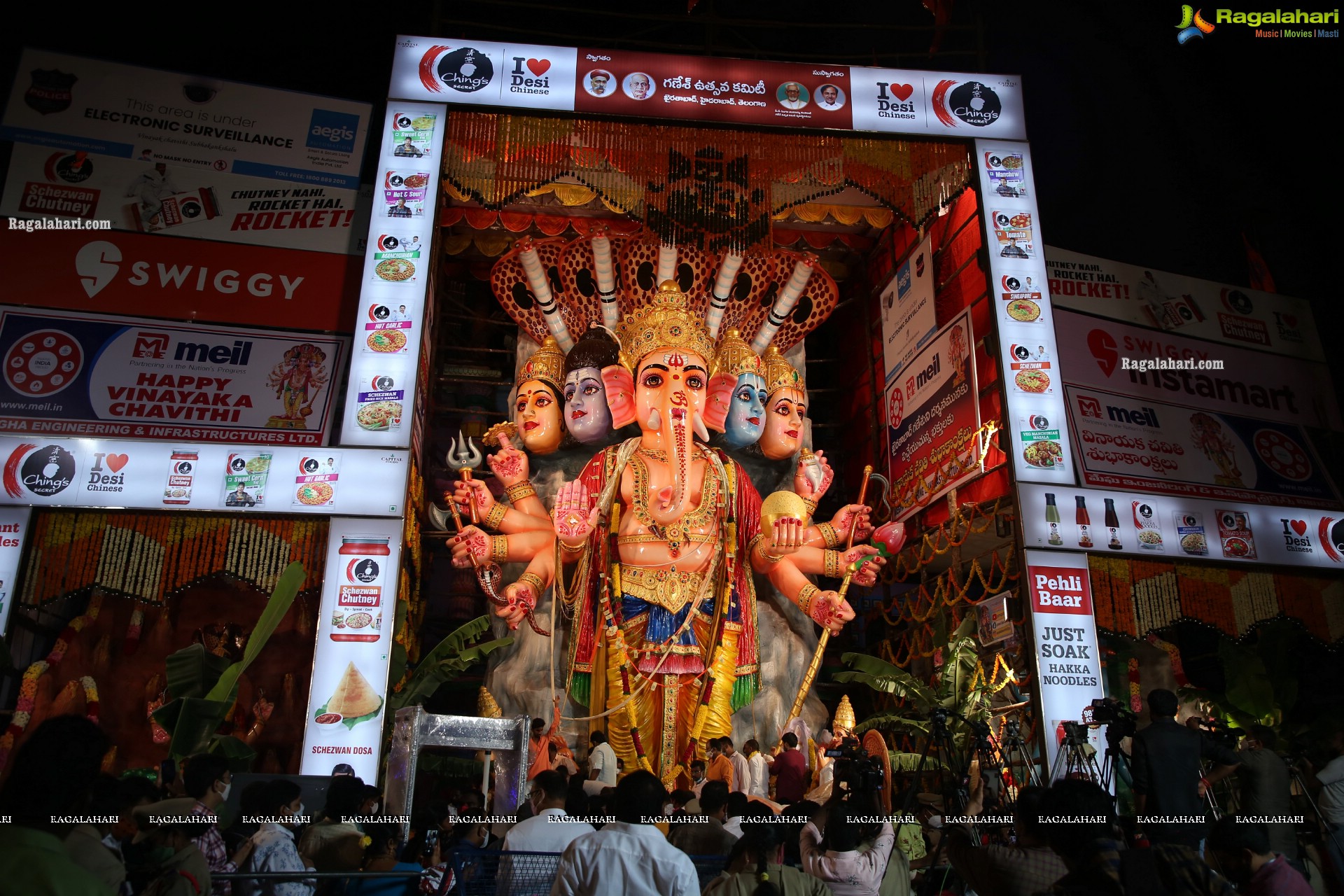 Khairatabad Ganesh 2021 as Shri Panchamuha Rudra Maha Ganapati with the idols Krishna Kali and Kala Nageshwari on Either Side