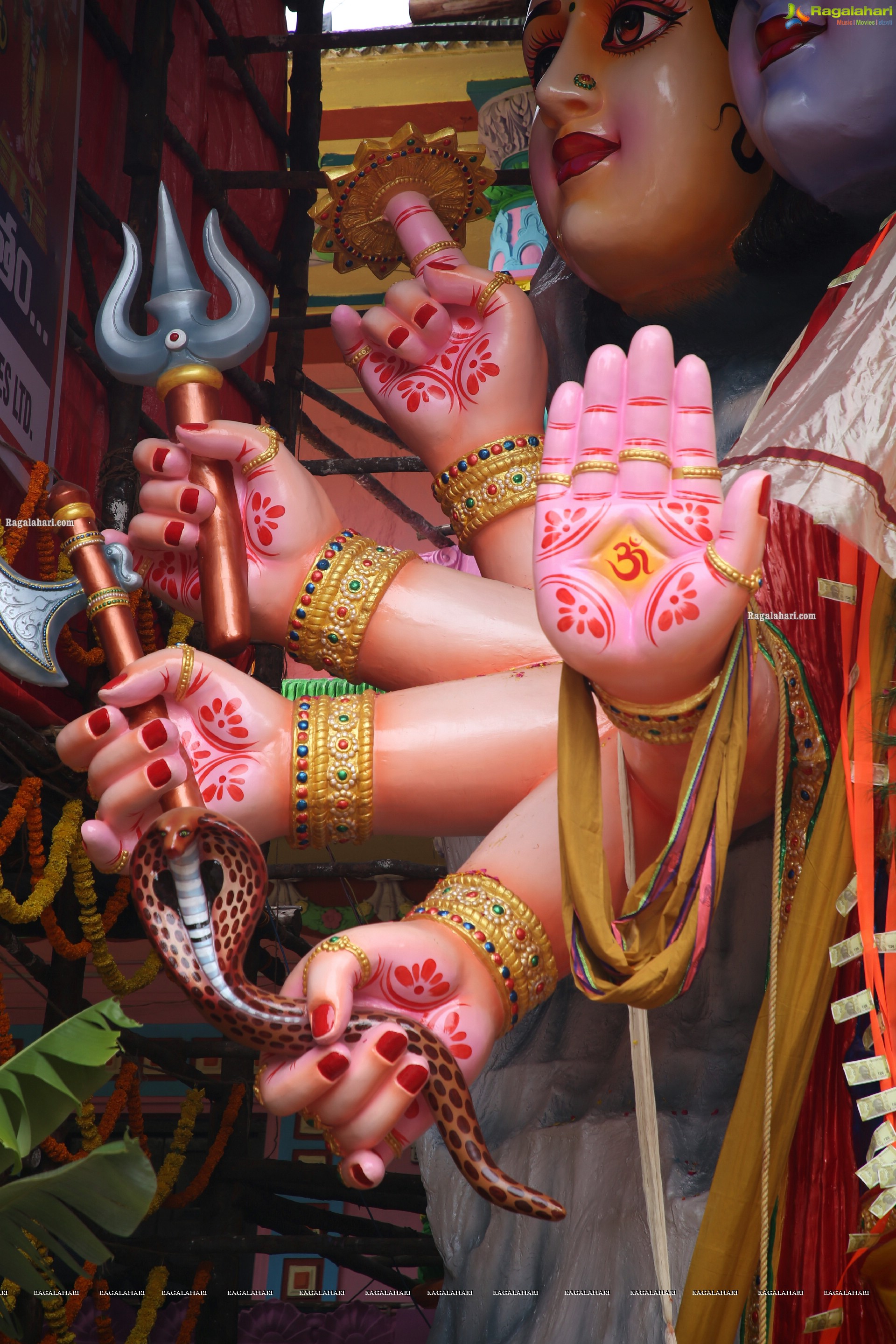 Khairatabad Ganesh 2021 as Shri Panchamuha Rudra Maha Ganapati with the idols Krishna Kali and Kala Nageshwari on Either Side