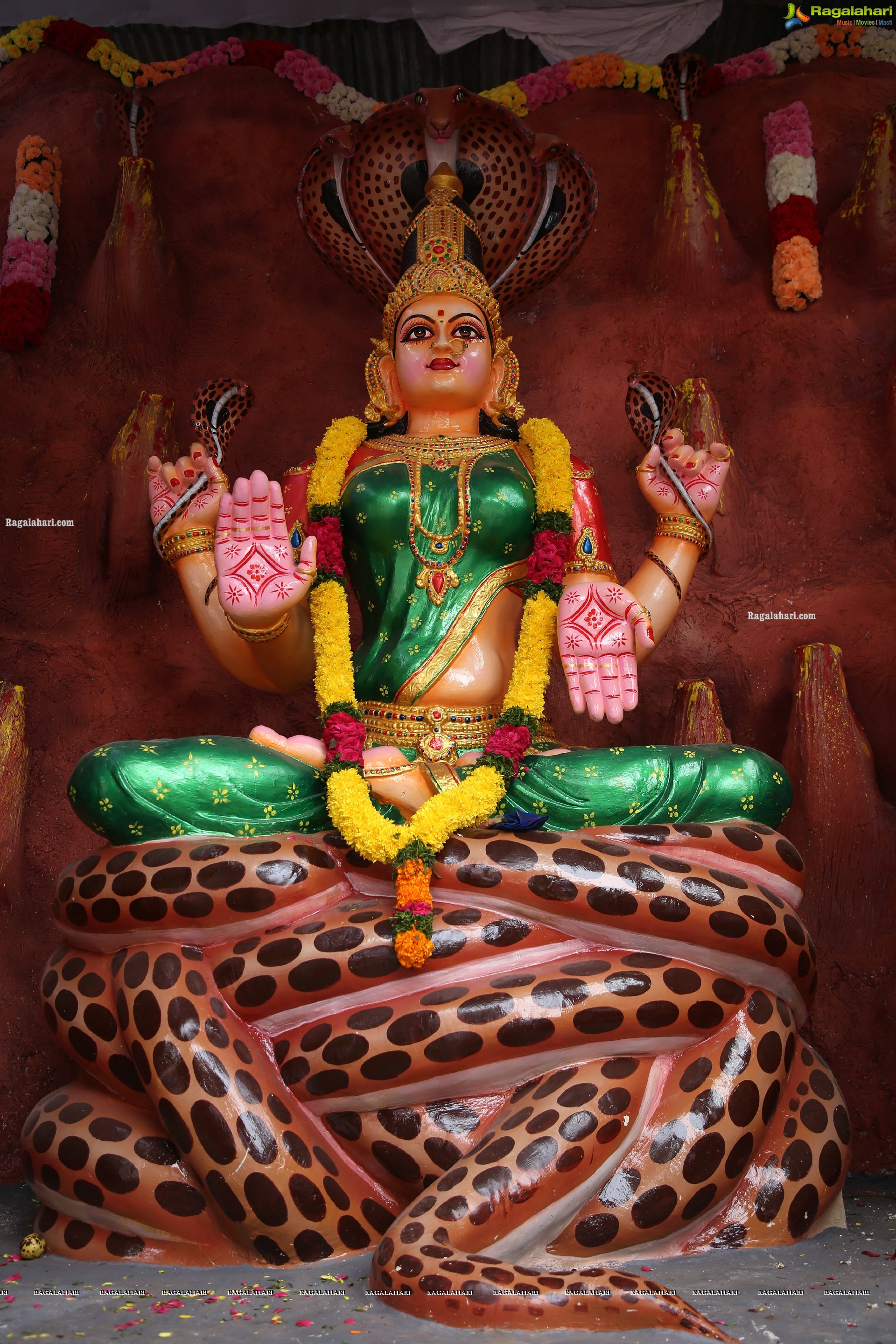 Khairatabad Ganesh 2021 as Shri Panchamuha Rudra Maha Ganapati with the idols Krishna Kali and Kala Nageshwari on Either Side