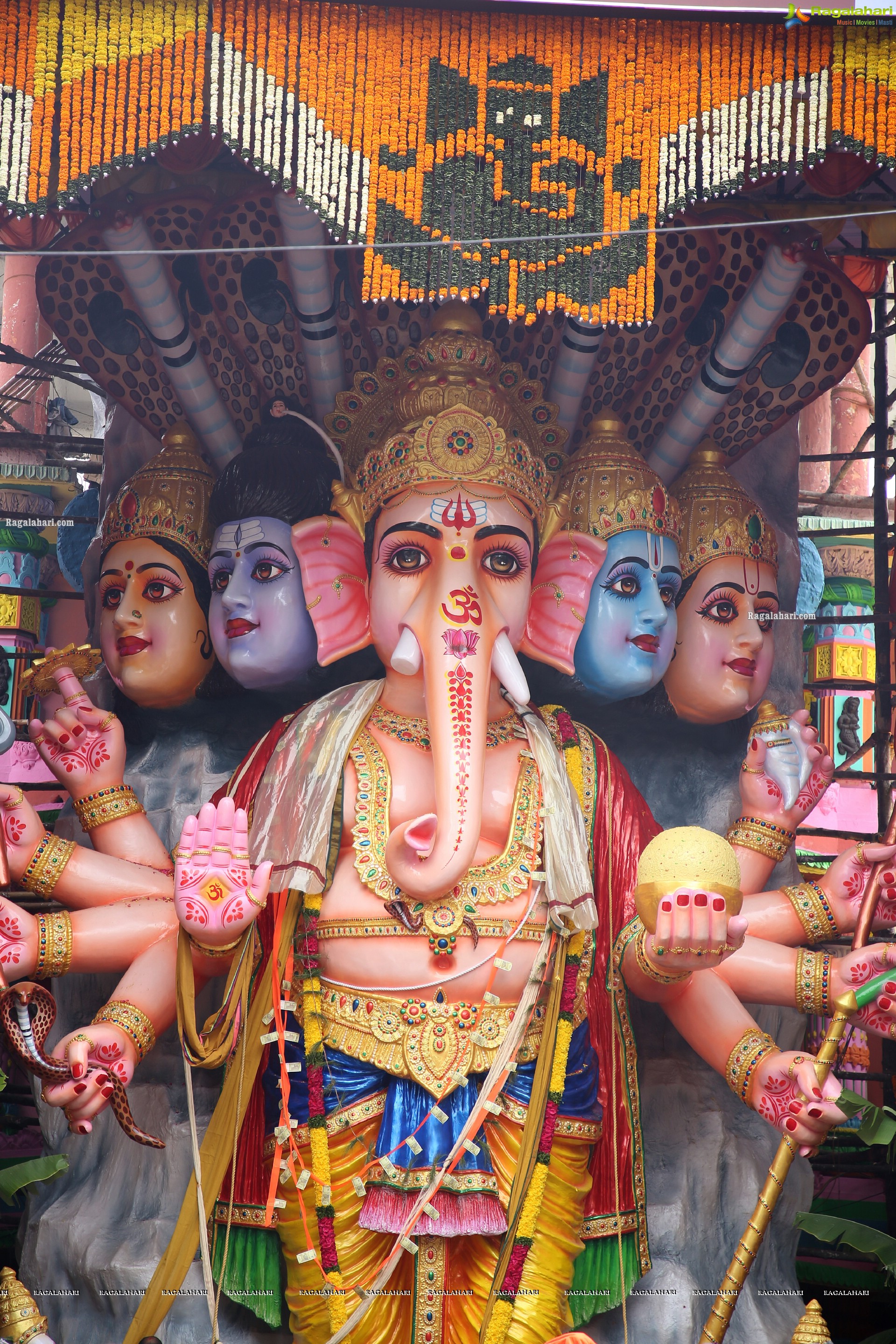 Khairatabad Ganesh 2021 as Shri Panchamuha Rudra Maha Ganapati with the idols Krishna Kali and Kala Nageshwari on Either Side