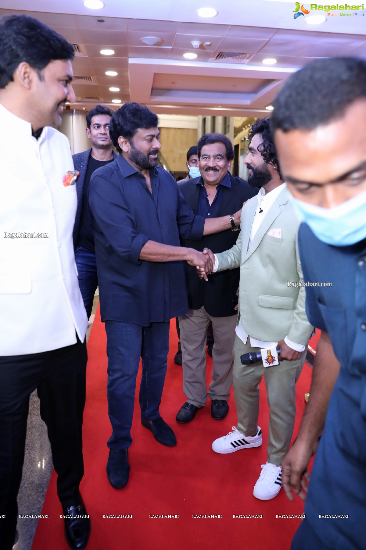 SIIMA 2021 Day 2: Chiranjeevi, Kushboo, Radikaa Sarathkumar, Rana, Shanvi Shine on the Red Carpet