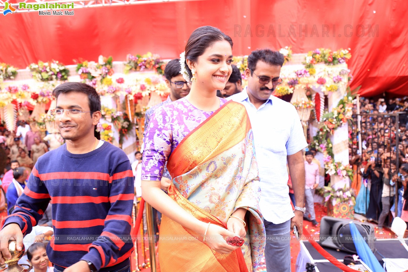 Keerthy Suresh Launches CMR Shopping Mall at Mahbubnagar