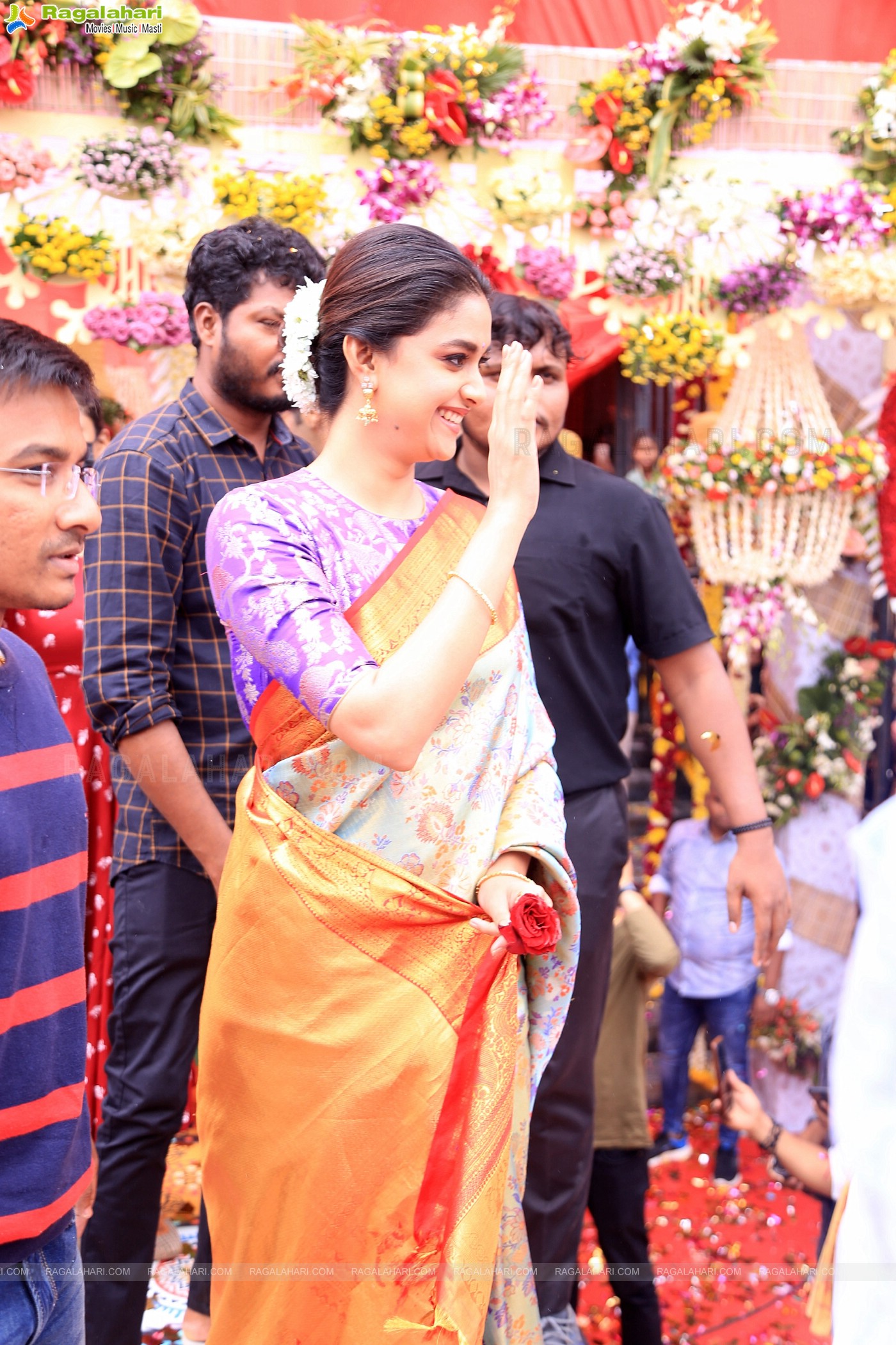 Keerthy Suresh Launches CMR Shopping Mall at Mahbubnagar