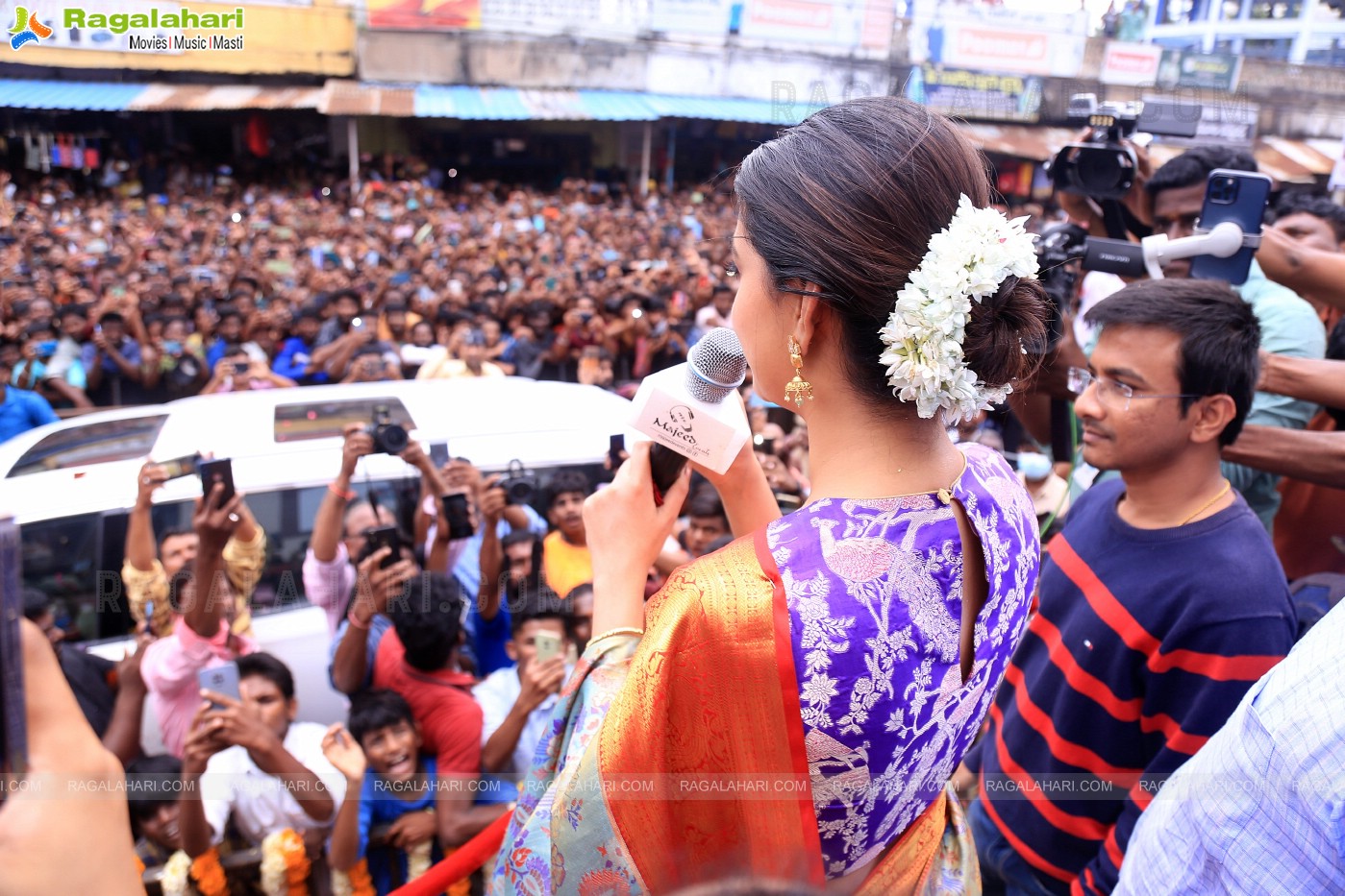 Keerthy Suresh Launches CMR Shopping Mall at Mahbubnagar