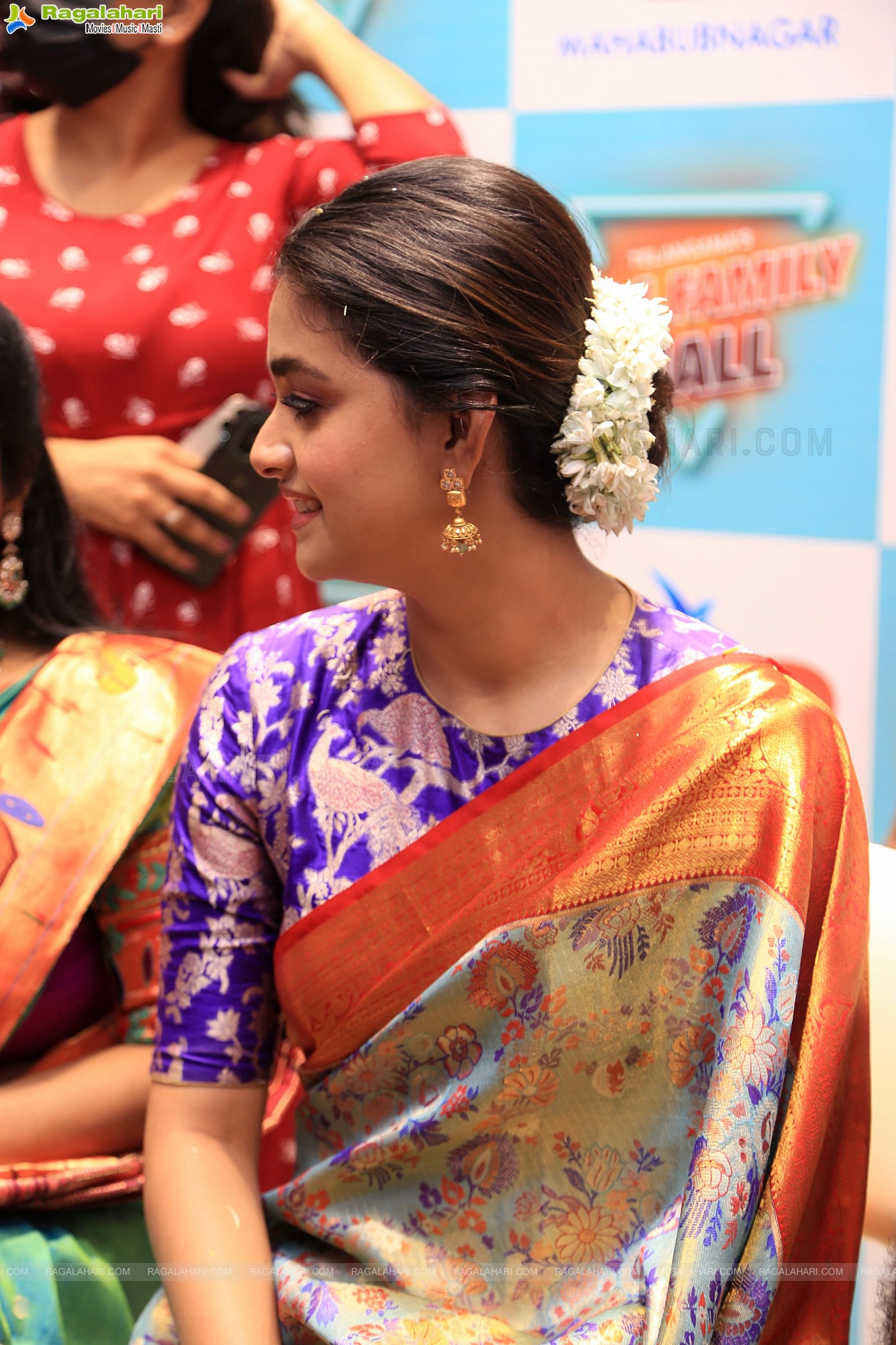 Keerthy Suresh Launches CMR Shopping Mall at Mahbubnagar